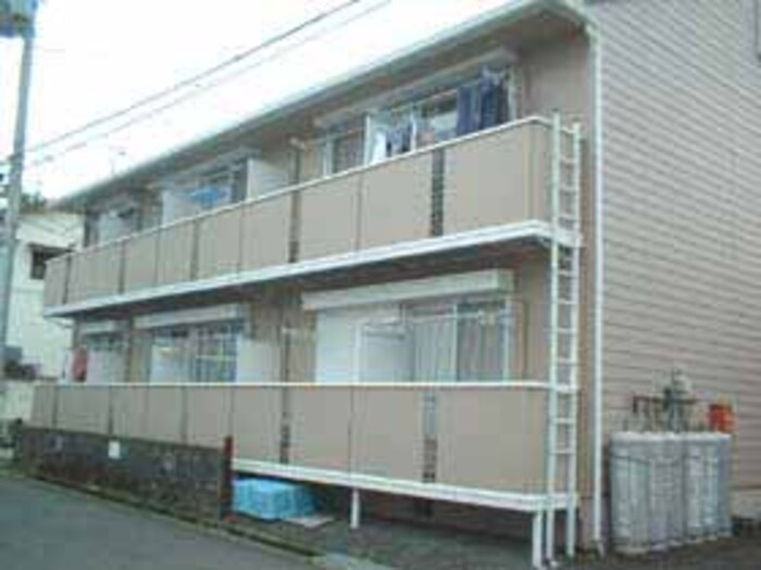 コーポエルムの外観