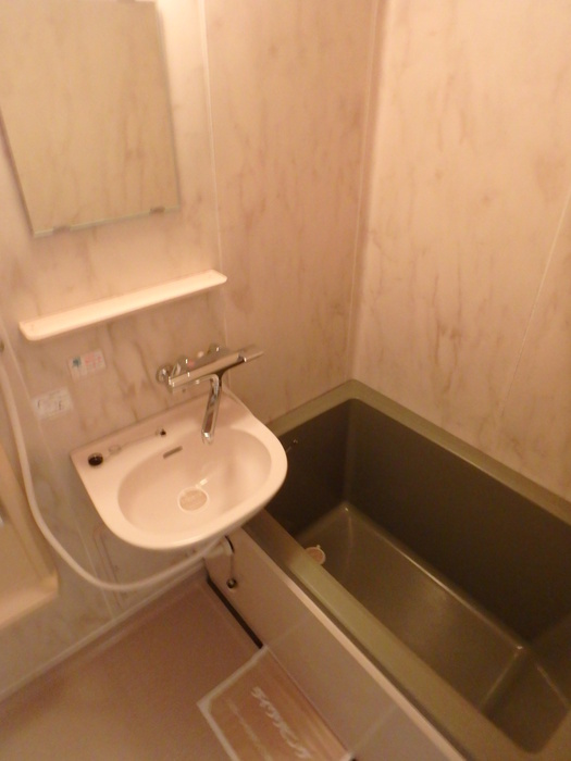 コーポエルムの浴室|バス