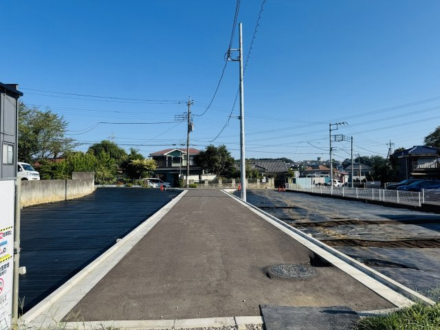 八王子市　大谷町　建築条件無し売地の前面道路含む現地写真|～東側4.5ｍ道路に面しています～
