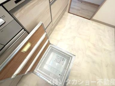 【キッチン】 | ライオンズガーデン薬園台 | キッチンには１階だからこその床下収納が御座います!!