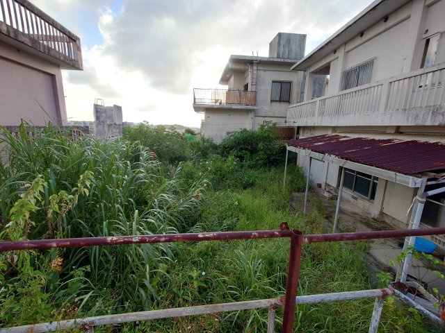 【売地】那覇市首里崎山町１１１坪の外観|現地撮影9月
※上物解体費 相談可能※
お気軽にお問い合わせください