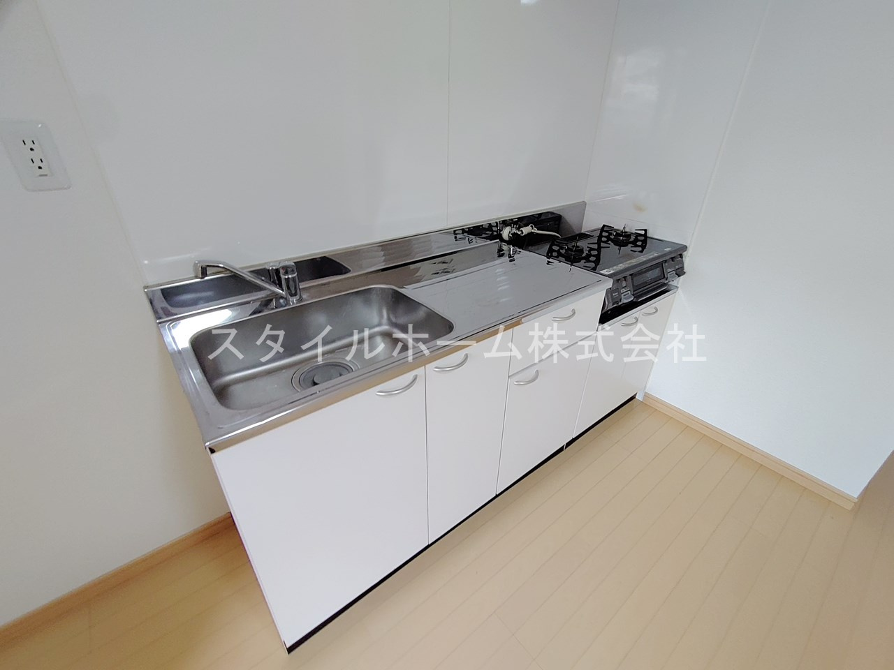 豊橋市大橋通３丁目のアパートのキッチン