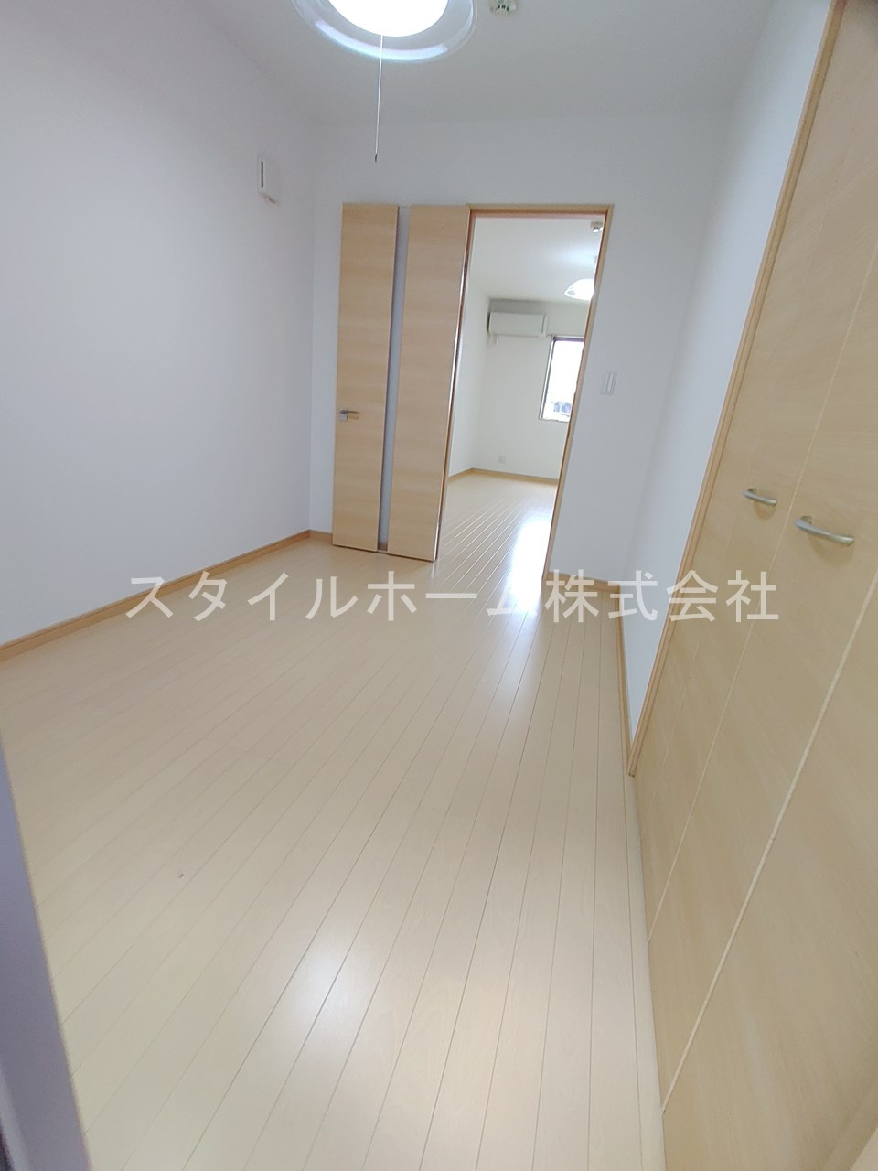 豊橋市大橋通３丁目のアパートの居間・リビング