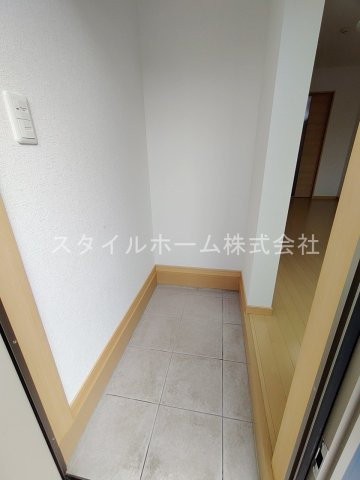 豊橋市大橋通３丁目のアパートの玄関