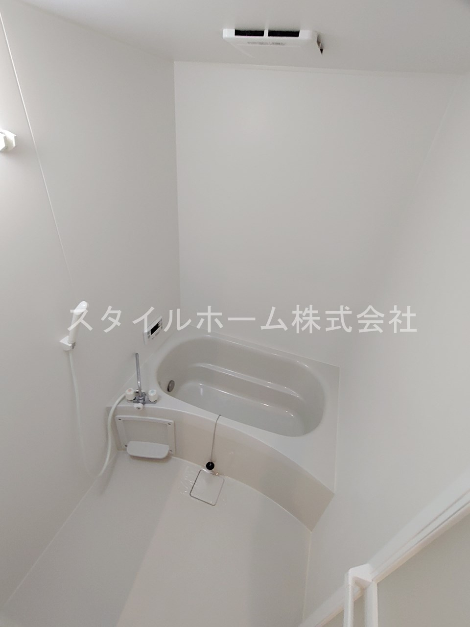 豊橋市大橋通３丁目のアパートの浴室