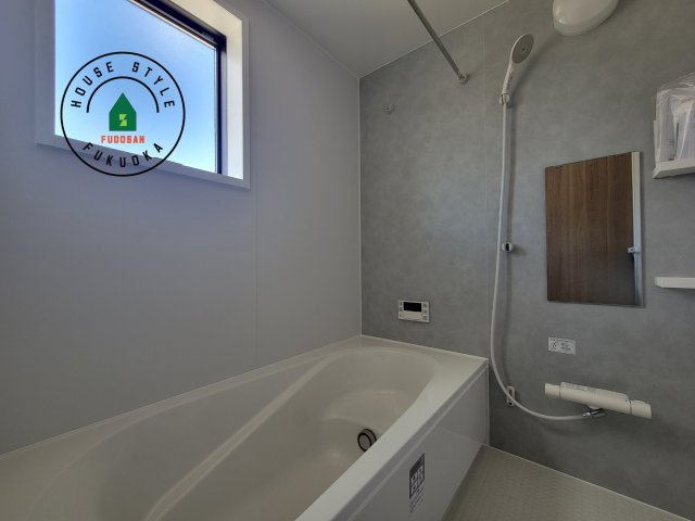 糟屋郡須恵町須恵第20-3棟（3号棟）の浴室|1日の疲れを癒してくれる広々バスルーム。雨の日のお洗濯にも大活躍な浴室乾燥機付です！