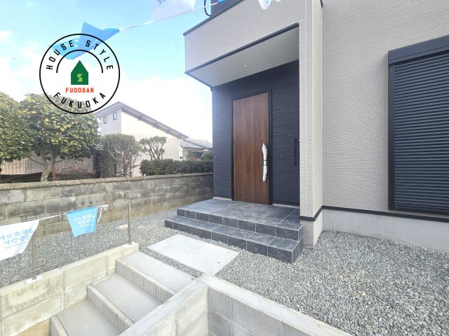 福津市福間南5丁目第6-2棟（1号棟）の外観：施工例|おでかけの時も帰った時も、「我が家」を最初に感じでもらえる素敵な空間に。