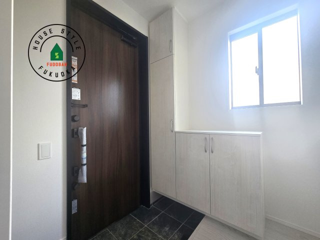 福津市福間南5丁目第6-2棟（1号棟）の防犯設備|二重ロックでしっかり防犯対策ができます。