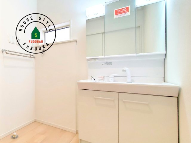 春日市紅葉ケ丘西2丁目第7-2棟（2号棟）の内観：施工例|洗面所は小さなプライベートスペース。歯磨き、洗顔と毎日施す個人空間。