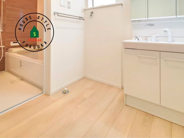 春日市紅葉ケ丘西2丁目第7-2棟（2号棟）の内観：施工例|ランドリースペースは広さもたっぷり。