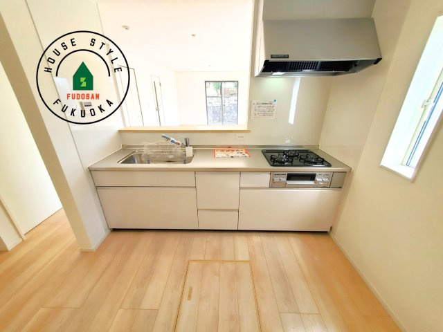 春日市紅葉ケ丘西2丁目第7-2棟（2号棟）の内観：施工例|忙しい朝でも家族揃って食事をしたいゆとりあるダイニングスペース。