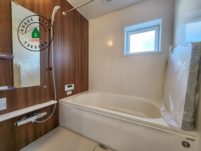 大野城市つつじヶ丘3丁目第1-2棟（1号棟）の浴室|1日の疲れを癒してくれる広々バスルーム。雨の日のお洗濯にも大活躍な浴室乾燥機付です！