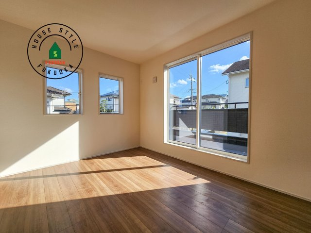 大野城市つつじヶ丘3丁目第1-2棟（1号棟）の子供部屋|穏やかな光が差し込む室内には、穏やかな時間が流れます。