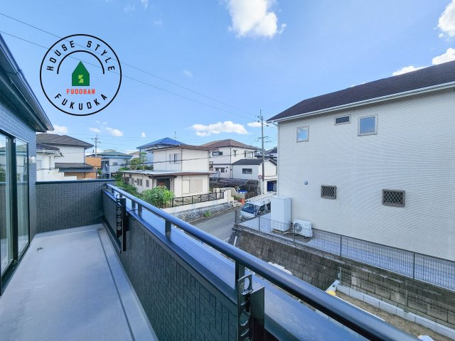 大野城市つつじヶ丘3丁目第1-2棟（1号棟）の展望|窓から緑が見える物件も魅力的です。