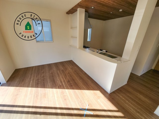 大野城市つつじヶ丘3丁目第1-2棟（1号棟）のダイニング|キッチンから立ち込める香りが今日の料理を期待させます。