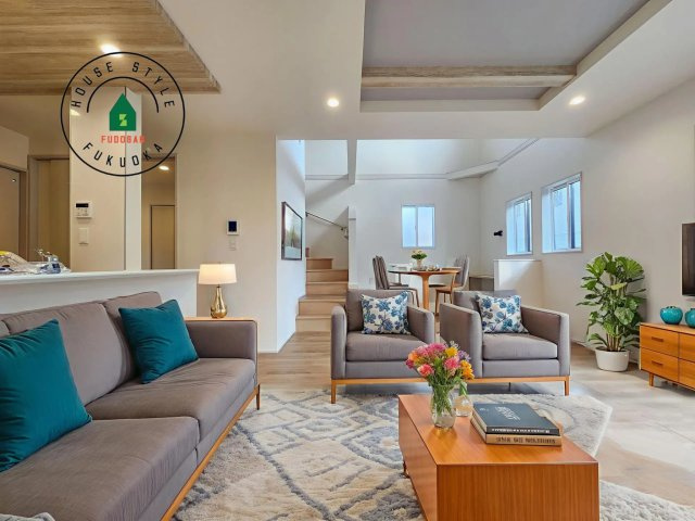 大野城市つつじヶ丘3丁目第1-2棟（2号棟）の居間・リビング|多くの時間を過すことになるリビングだからこそ、いつも穏やかな空間・解放感が味わえ毎日が充実します。※家具はCGを合成したものです。