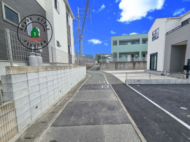 福岡市早良区重留1丁目第7-1棟(１号棟)の前面道路含む現地写真|前面道路です。
