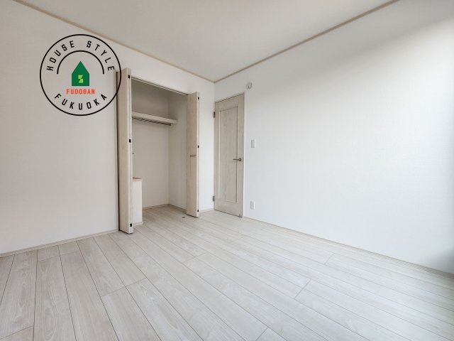 福岡市早良区飯倉2丁目第1-2棟（A号棟）の子供部屋|穏やかな光が差し込む室内には、穏やかな時間が流れます。