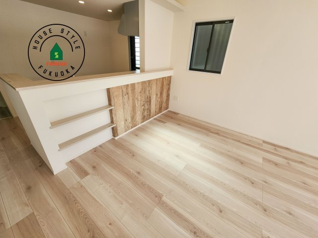 糟屋郡須恵町大字旅石第25-1棟(１号棟)の内観：施工例|キッチンから立ち込める香りが今日の料理を期待させます。