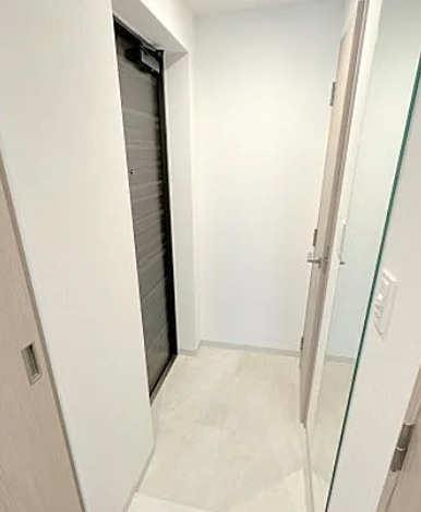 クレストコート靱公園THE CLASSの玄関