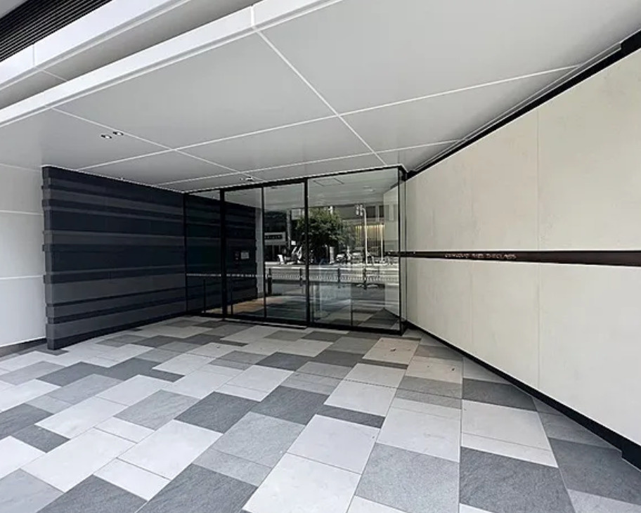 クレストコート靱公園THE CLASSのエントランス