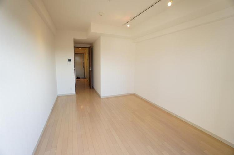 アーデン谷町の居間・リビング