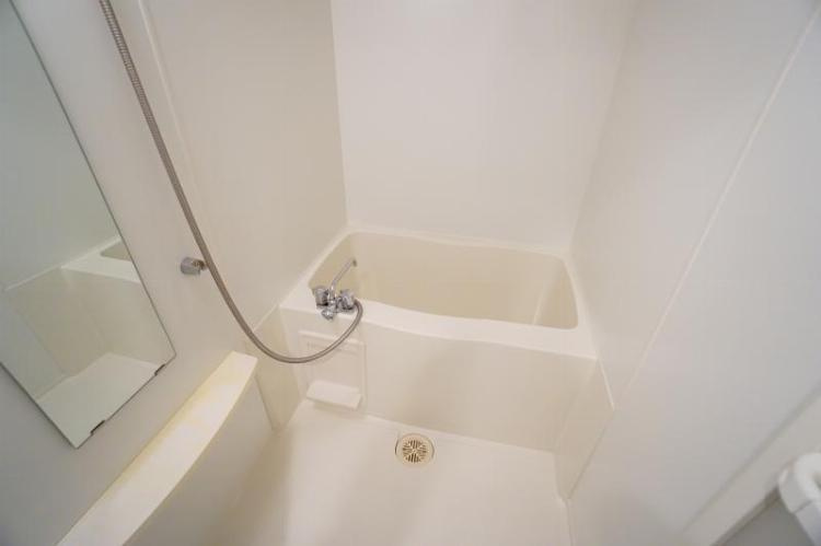 アーデン谷町の浴室