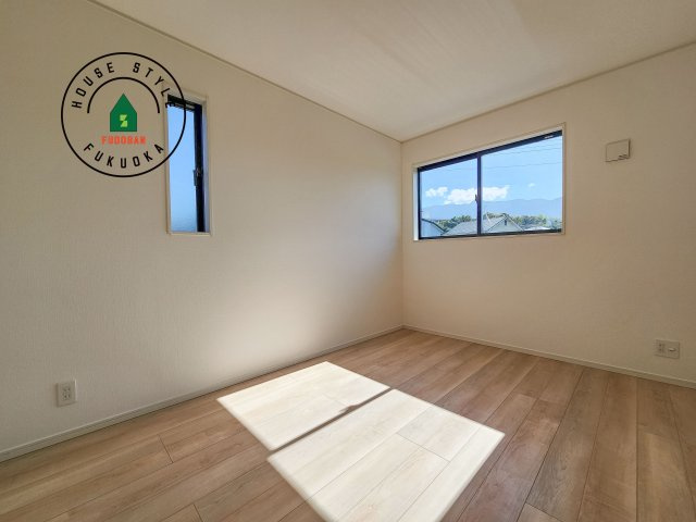 糟屋郡宇美町宇美東1丁目第2-5棟（1号棟）の洋室|各部屋収納を備えており過ごしやすいお家です！