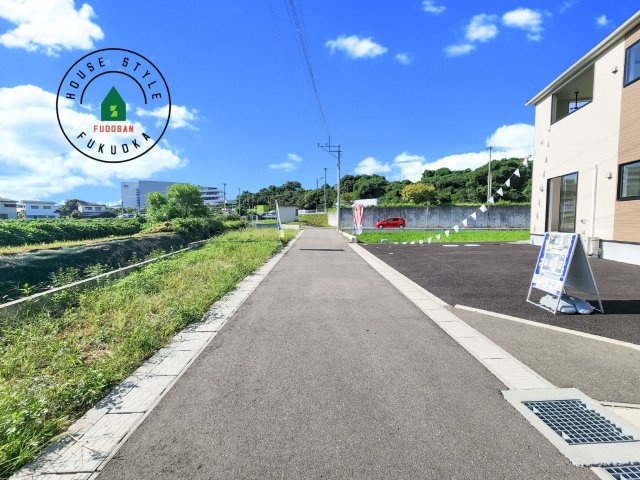 糟屋郡宇美町宇美東1丁目第2-5棟（1号棟）の前面道路含む現地写真|前面道路です。
