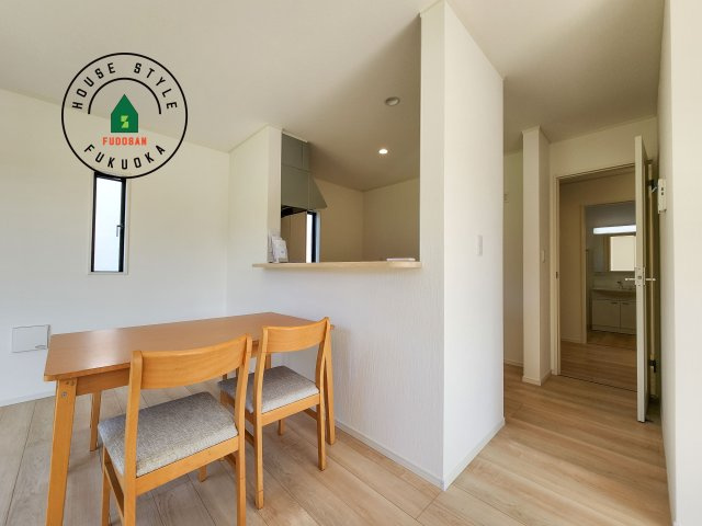 糟屋郡宇美町宇美東1丁目第2-5棟（1号棟）のキッチン|ダイニングとリビングのメリハリが付けやすい空間設計になっています。