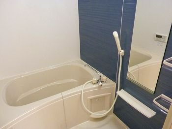 【浴室】 | ラフレシールあぼしＥ | きれいなお風呂です