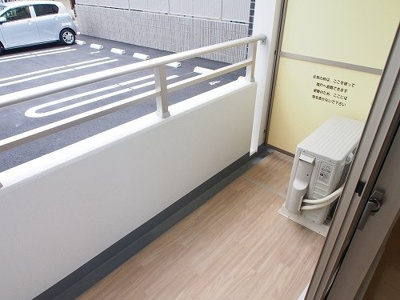 【バルコニー】 | ジラソーレ花影 | 暖かな日差しのふりそそぐバルコニー