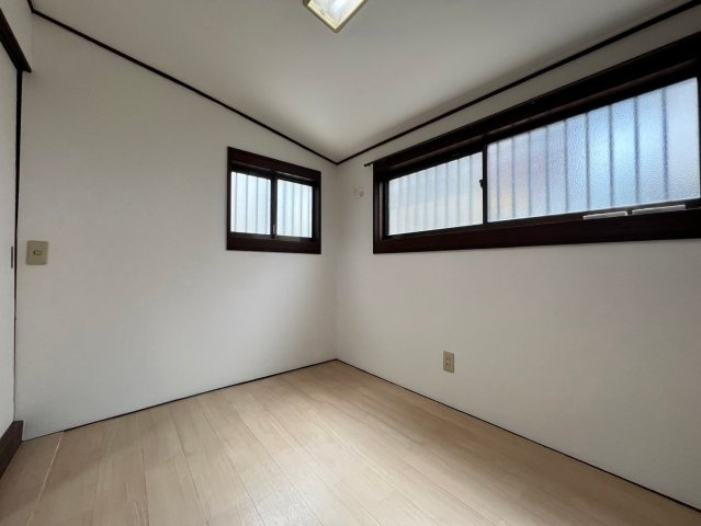 泉が丘4丁目戸建の寝室