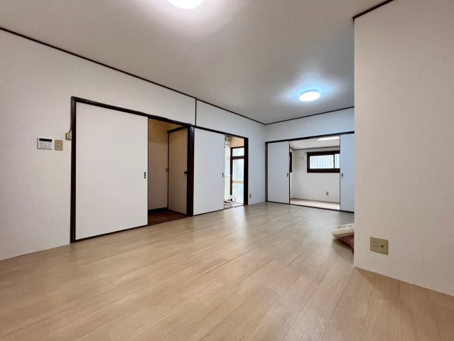 泉が丘4丁目戸建の居間・リビング
