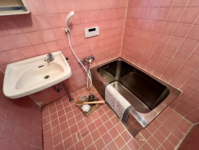 泉が丘4丁目戸建の浴室