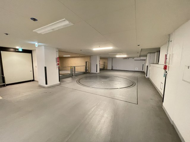 ザ・パークハウス池田山の駐車場