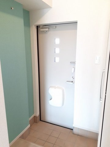 クランババ　Ⅰの玄関