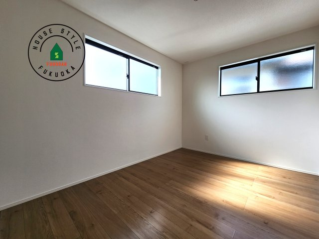 福岡市東区奈多1丁目第3-1棟（1号棟）の子供部屋|柔らかい陽光が差し込む明るいお部屋を演出する設計。彩光の取れる窓が気持ちの良いお部屋を創り上げます。