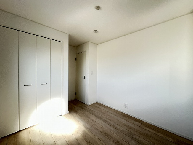 【洋室】 | 志木市下宗岡4丁目　新築一戸建住宅　全1棟　(丸井志木店) | 現地（2026年2月）撮影／洋室5帖