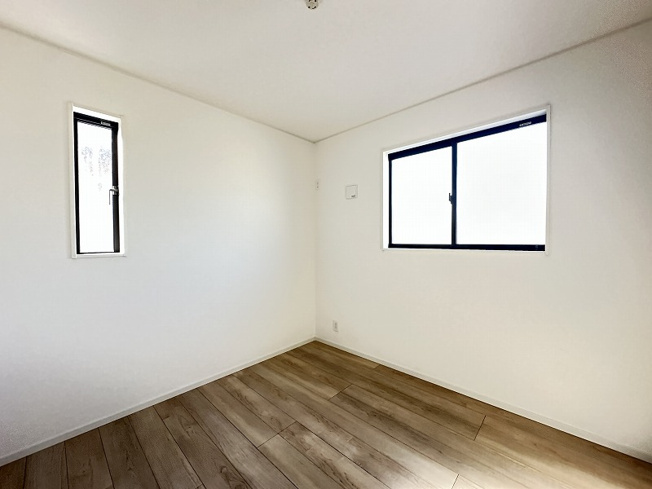 【洋室】 | 志木市下宗岡4丁目　新築一戸建住宅　全1棟　(丸井志木店) | 現地（2026年2月）撮影／洋室5帖