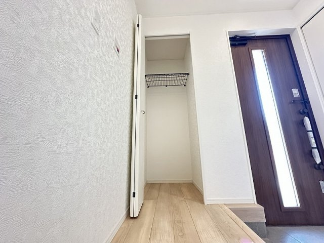【玄関】 | 志木市下宗岡4丁目　新築一戸建住宅　全1棟　(丸井志木店) | 現地（2026年2月）撮影／整理しやすい玄関まわり