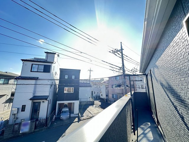 【展望】 | 志木市下宗岡4丁目　新築一戸建住宅　全1棟　(丸井志木店) | 現地（2026年2月）撮影／周囲に高い建物が少なく、バルコニーからの眺望良好