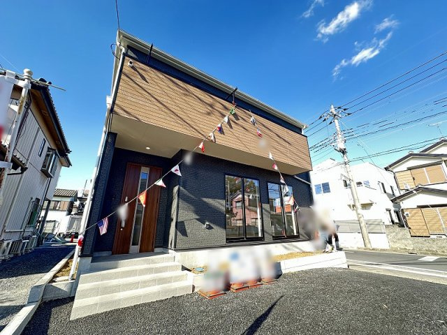 【外観】 | 志木市下宗岡4丁目　新築一戸建住宅　全1棟　(丸井志木店) | 現地（2026年2月）撮影／3台分の駐車スペースを確保。ご家族で複数台所有の方にも安心です。
