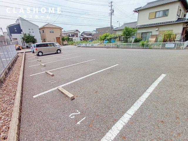 カーミー・呉竹Ｂ棟　　　刈谷市近郊の賃貸はクラスホームの駐車場
