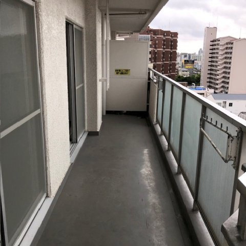 第２豊田ビル（モア、ライフ三宮）のバルコニー|バルコニーからの眺めを楽しみながら食事をしませんか