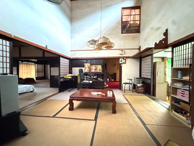 新温泉町井土の居間・リビング|おしゃれな居間です