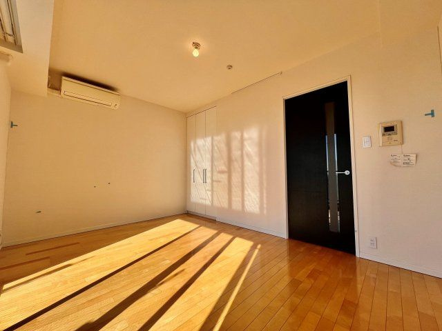 パークアクシス渋谷桜丘ウエストの居間・リビング|【洋室】■エアコン■24時間換気システム■ダウンライト