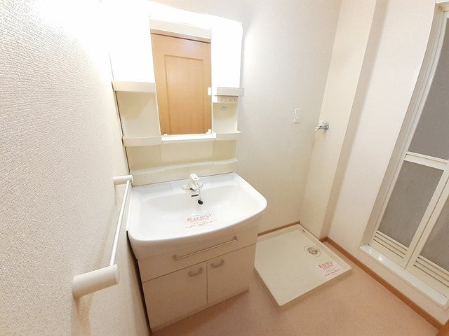 ジェルメＫの洗面所|ゆったりとスペースのある洗面所