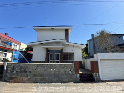 【外観】 | 緑ケ岡1丁目16-33売家 | 小中学校も徒歩圏にあり、子育て世代にうれしい立地です♪