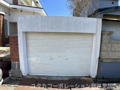 【駐車場】 | 緑ケ岡1丁目16-33売家 | 車庫1台付きです★